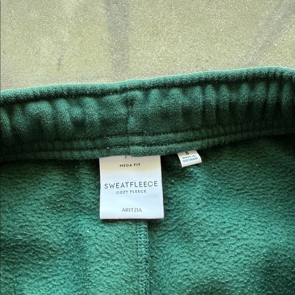 Aritzia Cozy Sweatfleece Mega Jogger - Picture 9 of 14